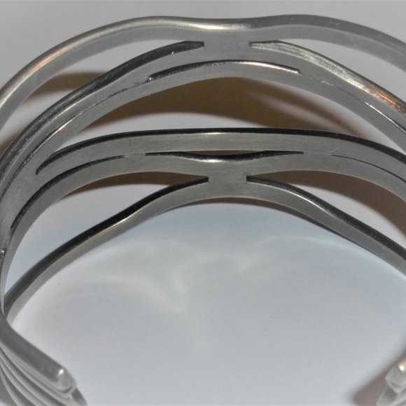 Mid Century Signed MYCO Metal Cuff BRACELET Vintage Metal Bracelet - Picture 3 of 8